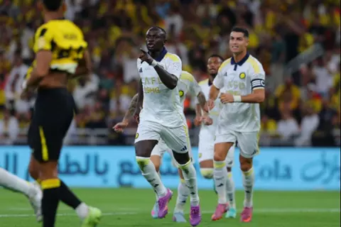 ماني ورونالدو يصطادان "النمور".. النصر يقهر الاتحاد وينفرد بصدارة الدوري السعودي